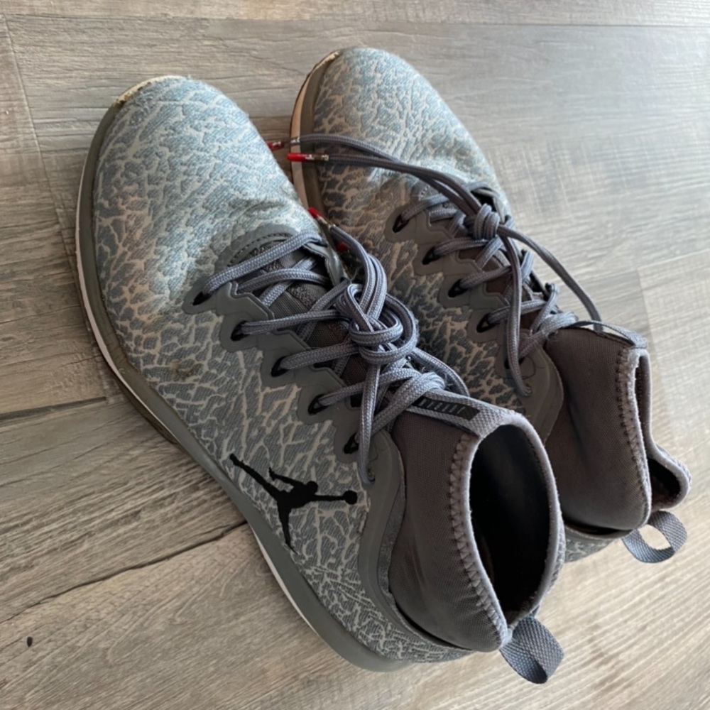 Men’s Jordan (23) shoes size 10